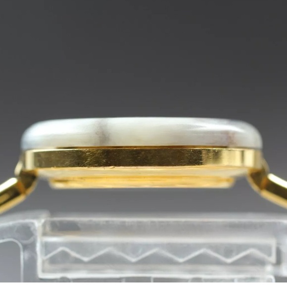 Gorgeous Rare Bezel Gucci Watch Signature Iconic 14 k Gold Statement Piece - Picture 6 of 7